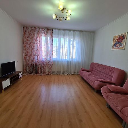 Apartament 2 Bedrooms, Botanica Chişinău Extérieur photo