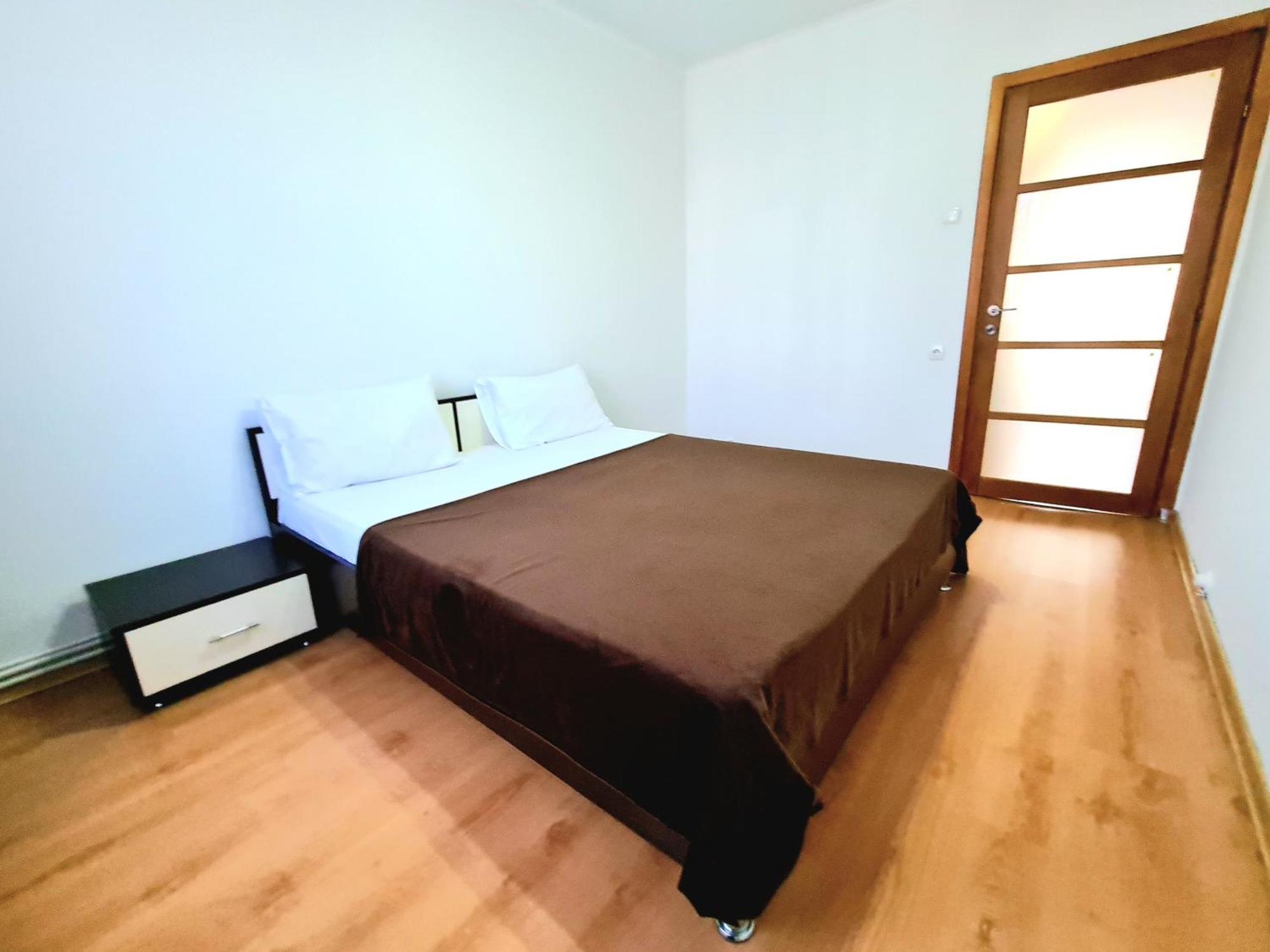 Apartament 2 Bedrooms, Botanica Chişinău Extérieur photo